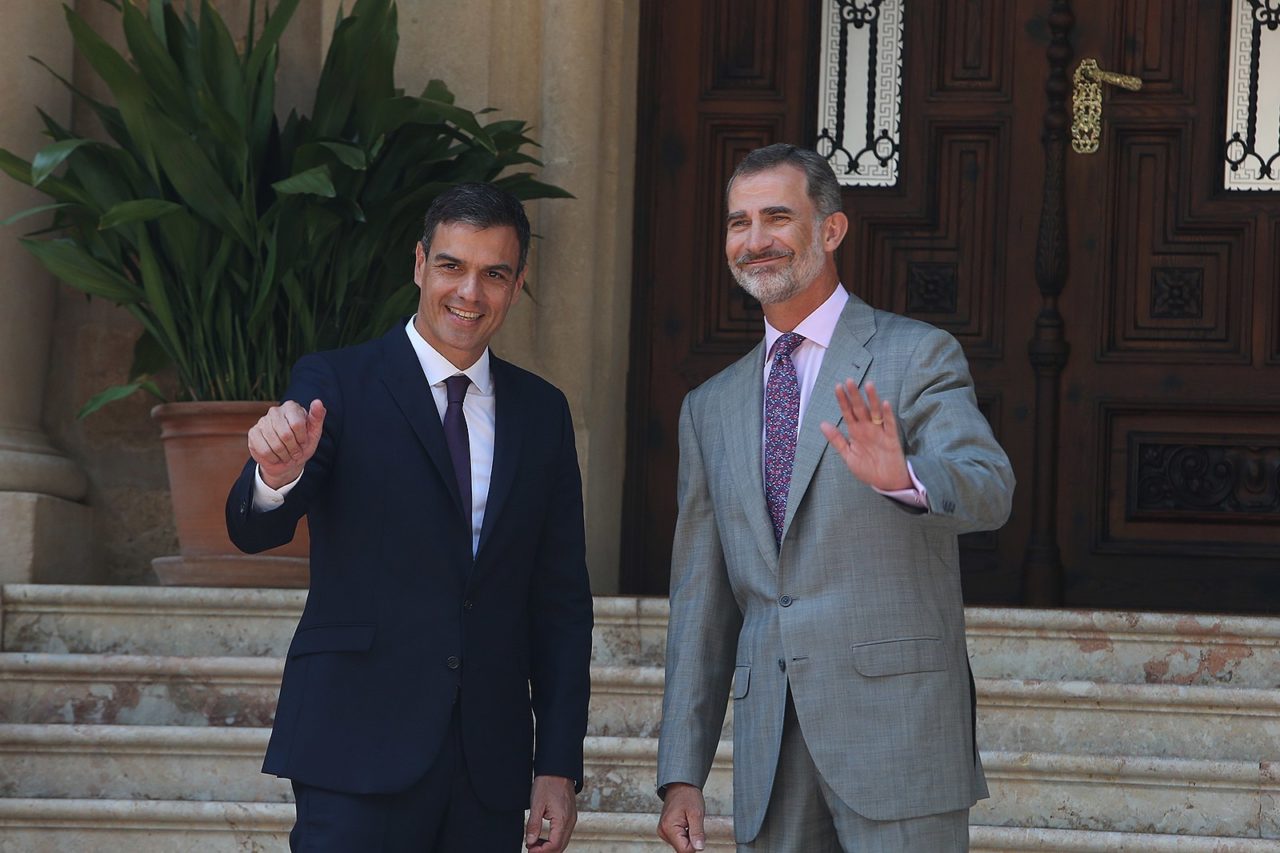 Pedro Sánchez y Felipe VI (Fuente: Wikimedia Commons)