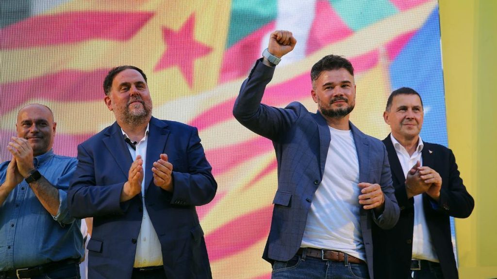 Oriol Junqueras, Gabriel Rufián y Arnaldo Otegi en un acto conjunto de ERC y EH Bildu (Fuente: Agencias)